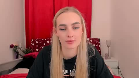 oliviaBeauty online show from February 20, 2025, 9:42 pm