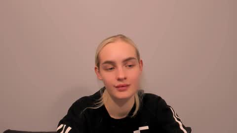 oliviaBeauty online show from February 17, 2026, 4:57 pm