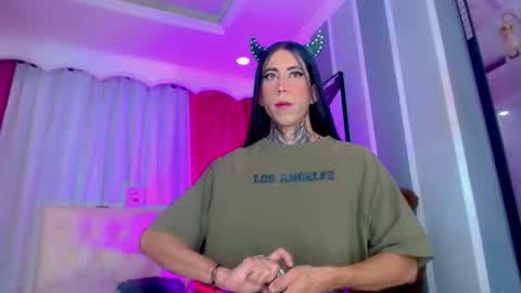 oliviahot01 online show from April 4, 2026, 1:08 pm