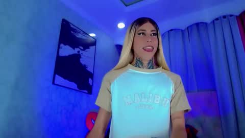 oliviahot01 online show from May 22, 2026, 1:57 am