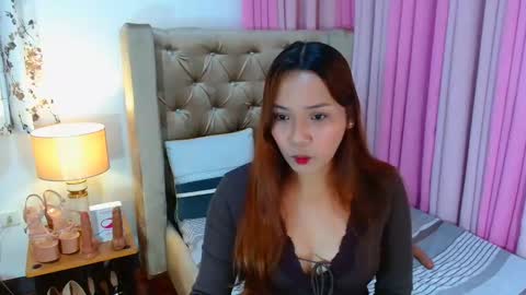 oliviahutton online show from May 12, 2026, 12:52 am