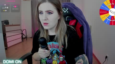 Snapshot of oliviamunk chatting on December 3, 2024, 3:30 am . online show from December 3, 2024, 3:30 am