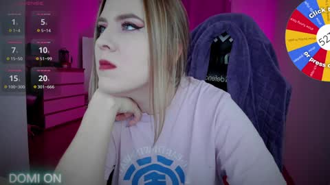 Snapshot of oliviamunk chatting on December 21, 2024, 6:52 am . online show from December 21, 2024, 6:52 am