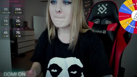 Snapshot of oliviamunk chatting on December 22, 2024, 7:22 am . online show from December 22, 2024, 7:22 am