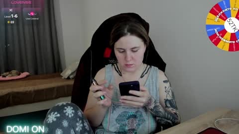 Snapshot of oliviamunk chatting on January 27, 2025, 2:35 pm . online show from January 27, 2025, 2:35 pm