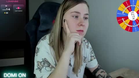 Snapshot of oliviamunk chatting on February 15, 2025, 4:03 am . online show from February 15, 2025, 4:03 am