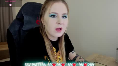 Snapshot of oliviamunk chatting on March 5, 2025, 4:45 am . online show from March 5, 2025, 4:45 am