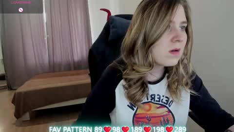 Snapshot of oliviamunk chatting on March 7, 2025, 9:51 am . online show from March 7, 2025, 9:51 am