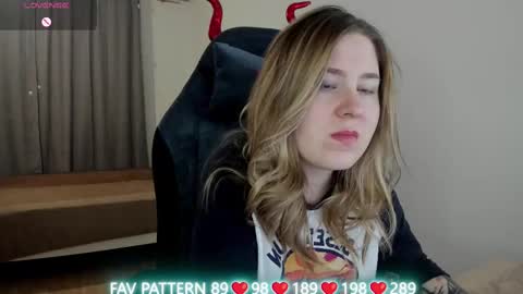 Snapshot of oliviamunk chatting on March 8, 2025, 3:50 am . online show from March 8, 2025, 3:50 am