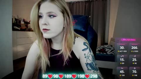 Snapshot of oliviamunk chatting on September 12, 2025, 4:12 am . online show from September 12, 2025, 4:12 am