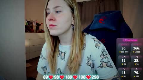 Snapshot of oliviamunk chatting on October 21, 2025, 4:13 am . online show from October 21, 2025, 4:13 am