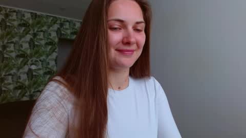 Snapshot of oliviashiny chatting on May 15, 2026, 4:30 am Olivia online show from May 15, 2026, 4:30 am
