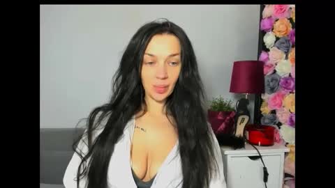 OliviaWomen online show from January 16, 2026, 9:46 am