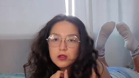 olivyaa online show from November 20, 2025, 7:35 pm