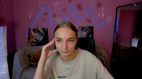 Snapshot of ollivia_dream chatting on May 6, 2026, 5:46 am Ollivia online show from May 6, 2026, 5:46 am