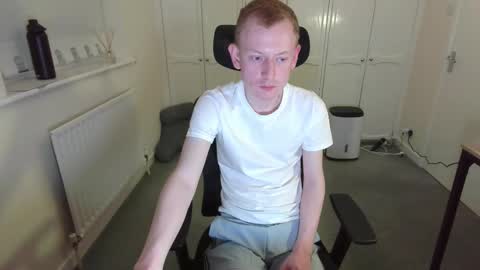 Snapshot of ollysparks chatting on February 18, 2025, 7:19 pm Olly online show from February 18, 2025, 7:19 pm