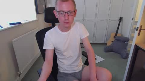 Snapshot of ollysparks chatting on September 21, 2025, 3:46 pm Olly online show from September 21, 2025, 3:46 pm