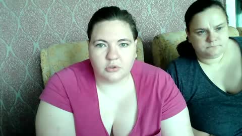 OlyaAndNetty online show from June 17, 2026, 6:49 am