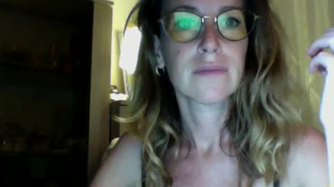 olyra11 online show from June 11, 2026, 6:17 pm
