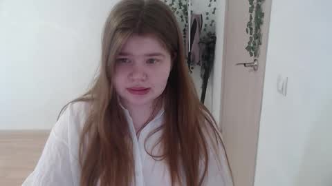 Snapshot of omellyoo chatting on March 4, 2026, 9:59 am MellY online show from March 4, 2026, 9:59 am