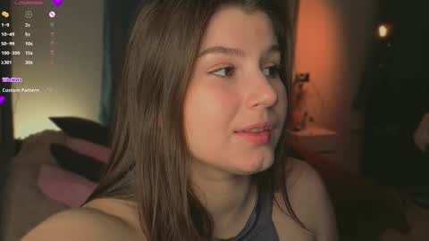 Leila and Thomas online show from March 1, 2026, 6:43 pm