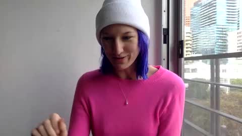 omilk online show from December 11, 2024, 5:37 pm