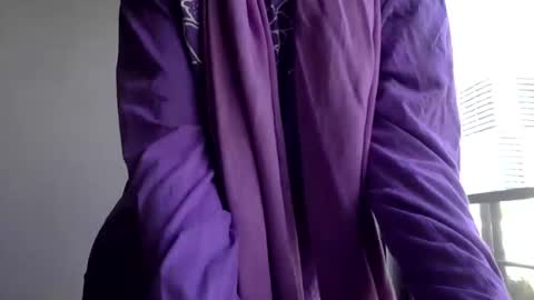 omilk online show from December 13, 2024, 5:54 pm