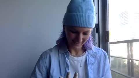 omilk online show from December 20, 2024, 5:08 pm