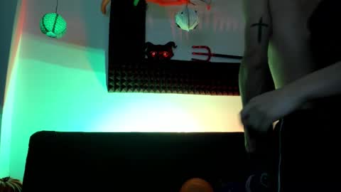 Violette online show from October 22, 2025, 10:09 pm