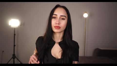 Mia online show from May 18, 2026, 8:31 am