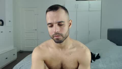 onebestlover online show from September 27, 2025, 11:59 am