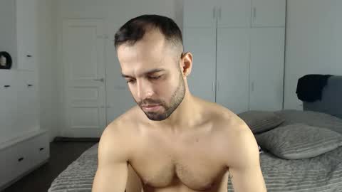 onebestlover online show from October 17, 2025, 7:00 am