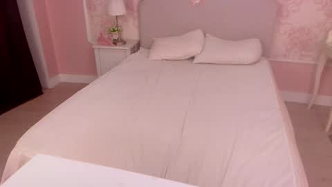 Nicole online show from December 24, 2024, 5:49 am