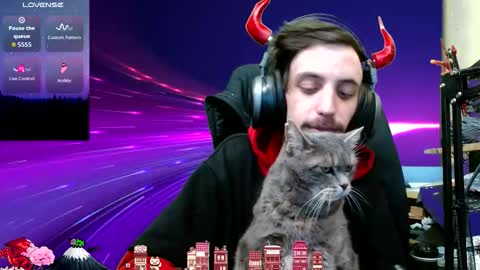 Snapshot of oni_hoshi chatting on February 17, 2026, 6:14 pm Oni hoshi online show from February 17, 2026, 6:14 pm