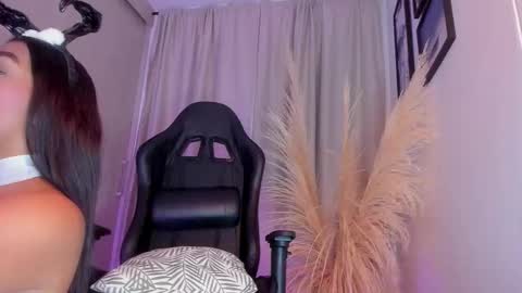 misssaray official online show from March 29, 2026, 7:14 pm