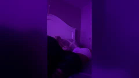 bellalove online show from June 22, 2026, 3:19 am