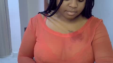 Snapshot of onlyyhazelbrown chatting on September 17, 2025, 9:33 am Patience online show from September 17, 2025, 9:33 am