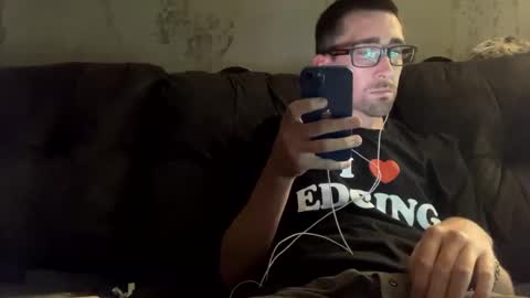 Snapshot of onthecumup69 chatting on February 21, 2025, 5:02 am onthecumup69 online show from February 21, 2025, 5:02 am