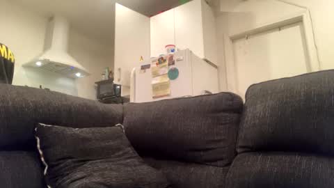 Snapshot of onthecumup69 chatting on March 4, 2025, 10:35 am onthecumup69 online show from March 4, 2025, 10:35 am