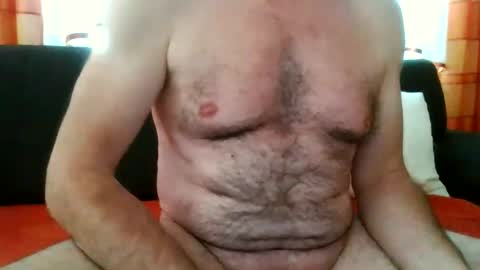 ooehot online show from September 17, 2025, 1:13 pm