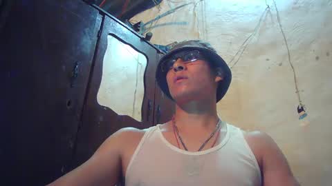 oomaurooo online show from September 25, 2025, 2:26 am