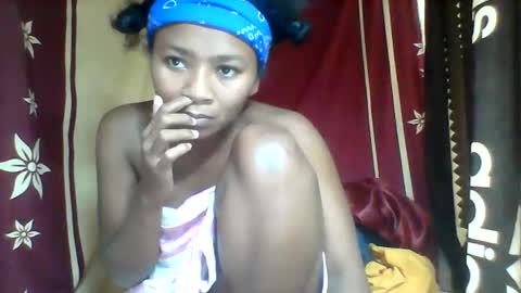 oooozafiette online show from June 8, 2026, 7:14 pm