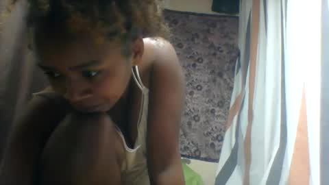 oooozafiette online show from July 10, 2026, 12:04 am