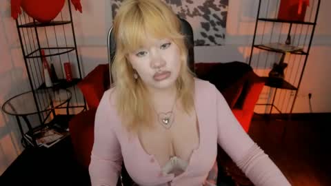Snapshot of opalnova23 chatting on June 5, 2026, 4:45 pm Nova online show from June 5, 2026, 4:45 pm
