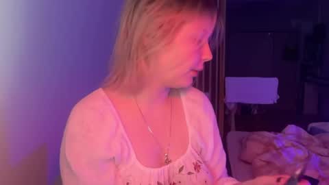 Ophelia online show from December 21, 2025, 4:19 am