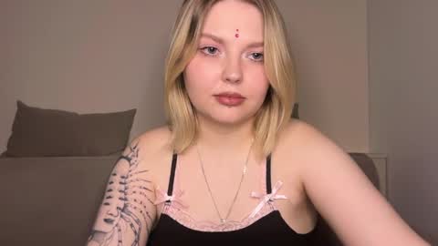 Ophelia online show from March 29, 2026, 10:43 pm