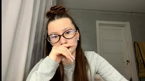 Snapshot of oralianoviello chatting on March 4, 2026, 1:33 am Eva online show from March 4, 2026, 1:33 am