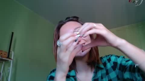 Melani  online show from September 17, 2025, 10:28 am