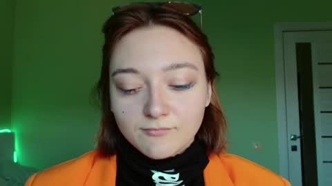 Melani  online show from November 8, 2025, 10:26 am