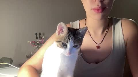 orchida online show from November 8, 2025, 3:01 pm